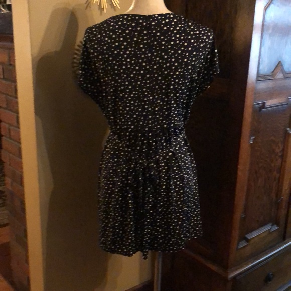 Maternity Polka Dot Blouse Size Large - Picture 2 of 9